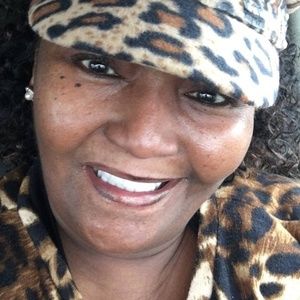 Meet your Posher, Debra